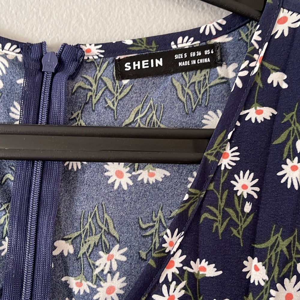 SHEIN Floral Dress - Picture 4 of 6